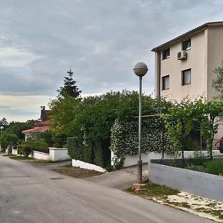 Apartament Drenovica *